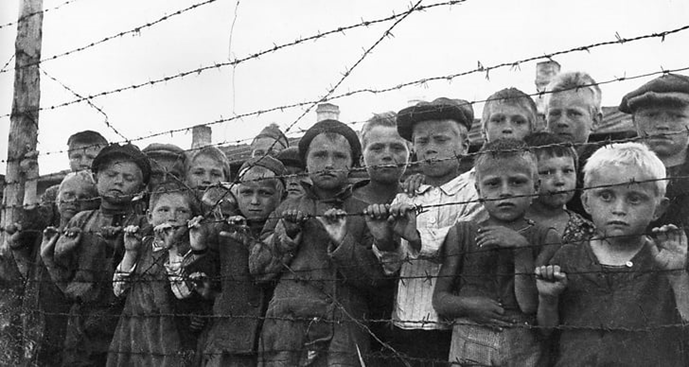 75 bilder som visar varför vi aldrig får glömma Förintelsen